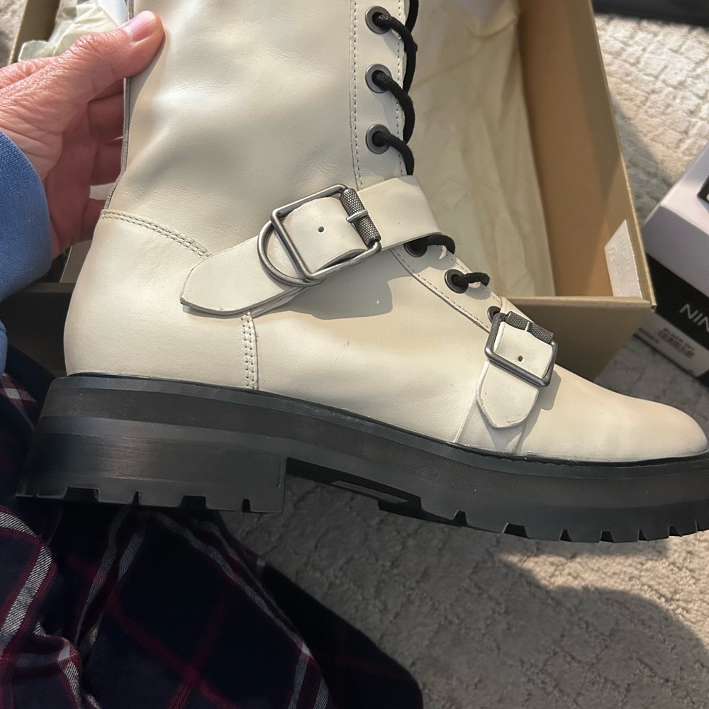 Women's Lace-Up Boots